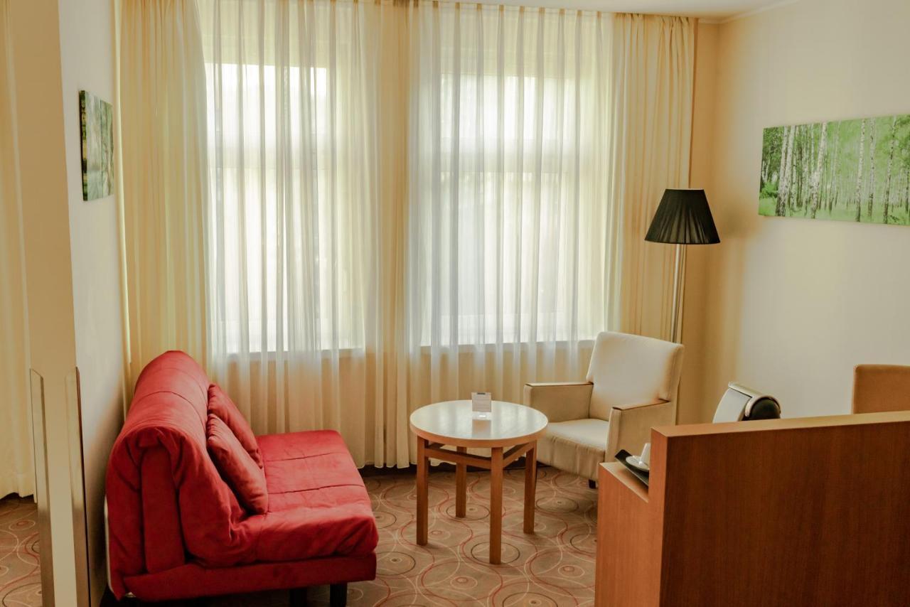 Hotel Blauer Engel Aue  Bagian luar foto