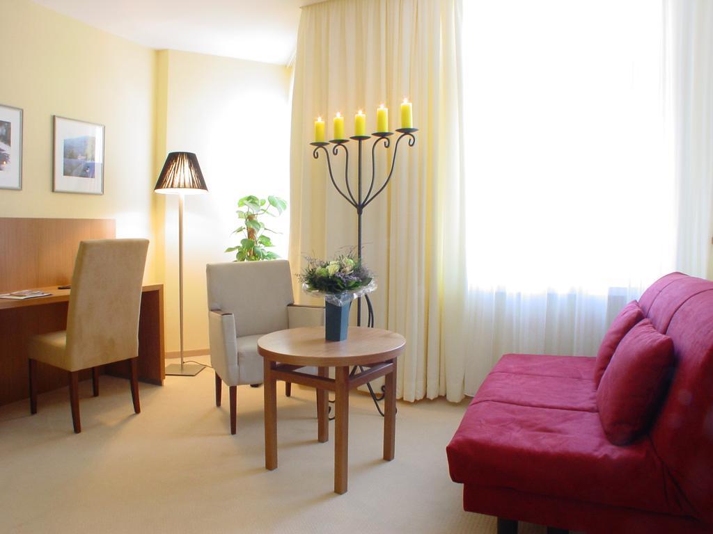 Hotel Blauer Engel Aue  Bagian luar foto