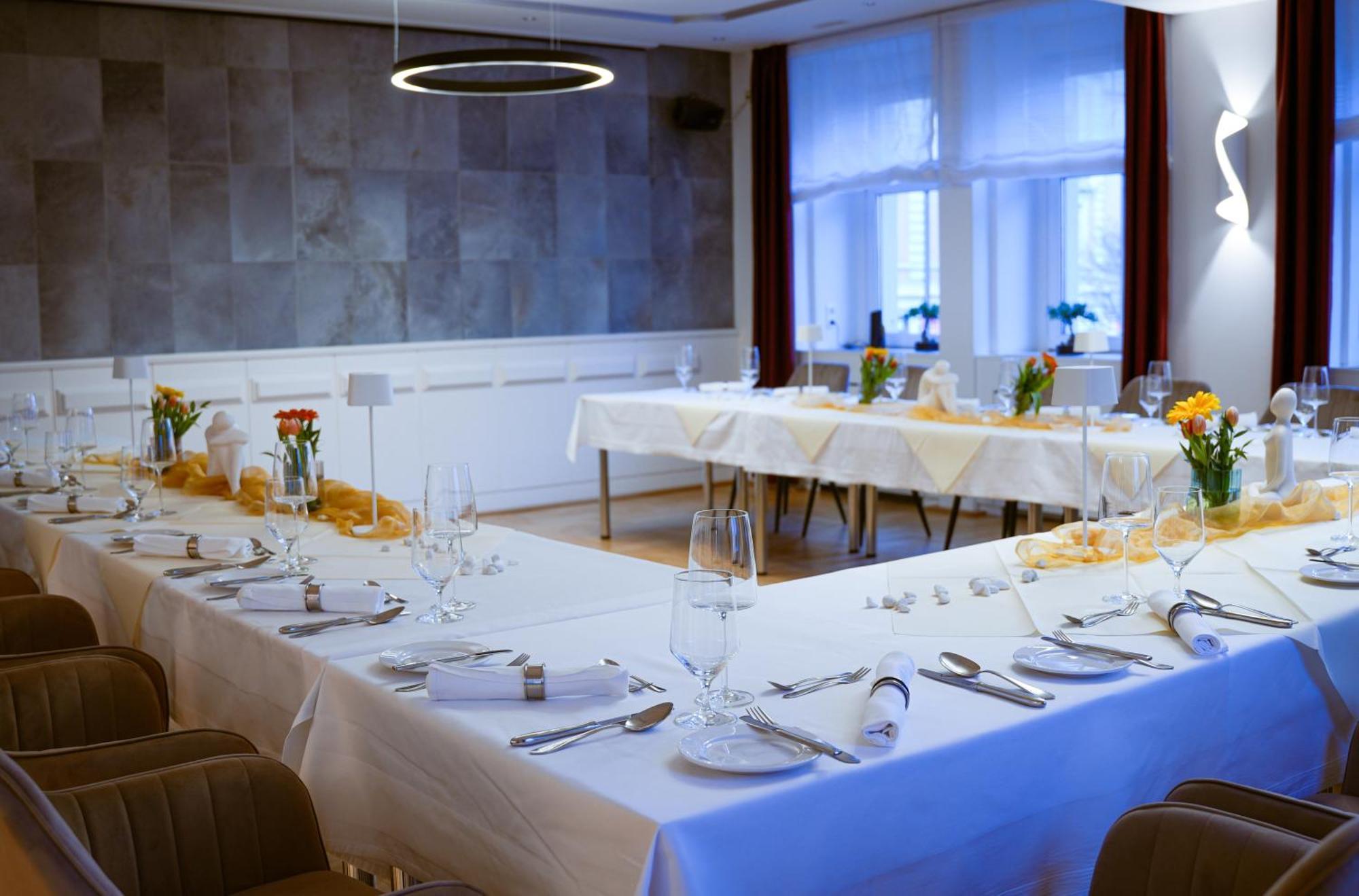 Hotel Blauer Engel Aue  Bagian luar foto